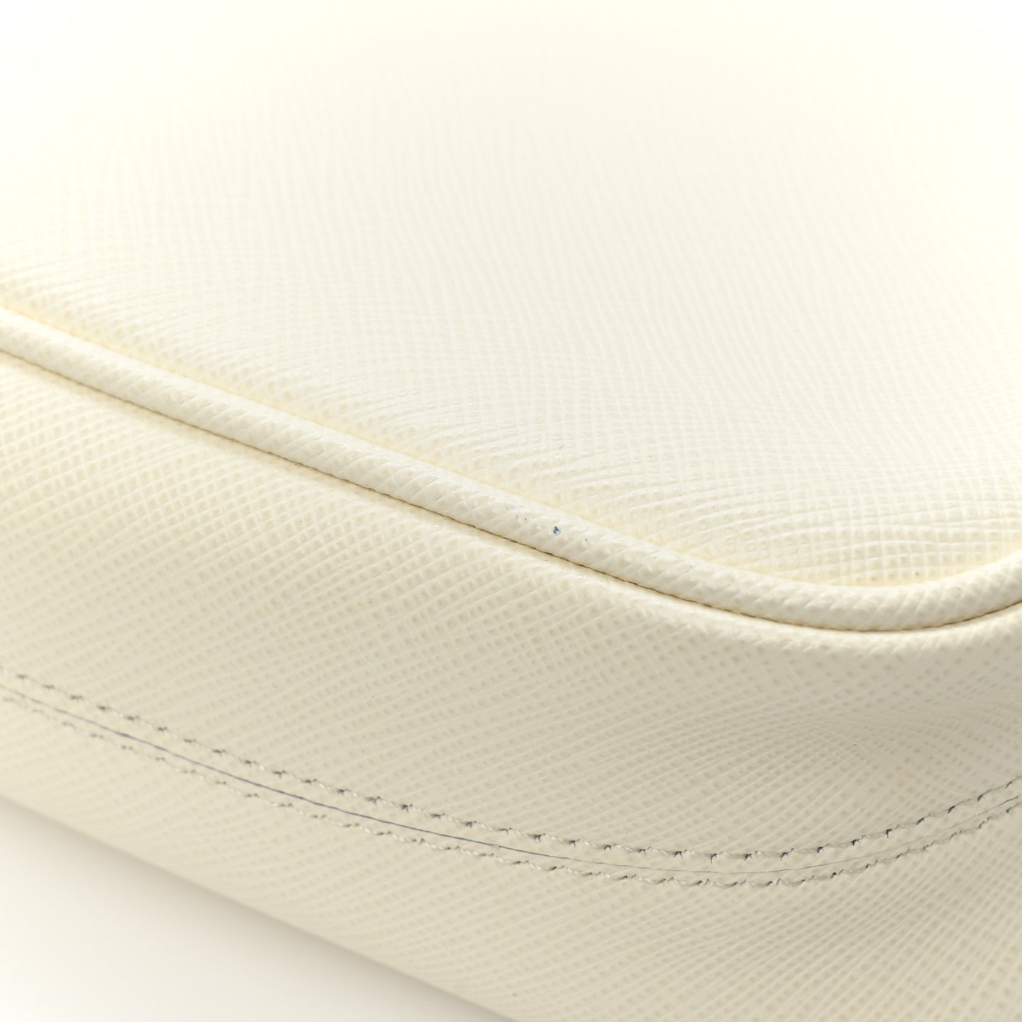 Saffiano Lux Re-Edition 2005 Shoulder Bag White
