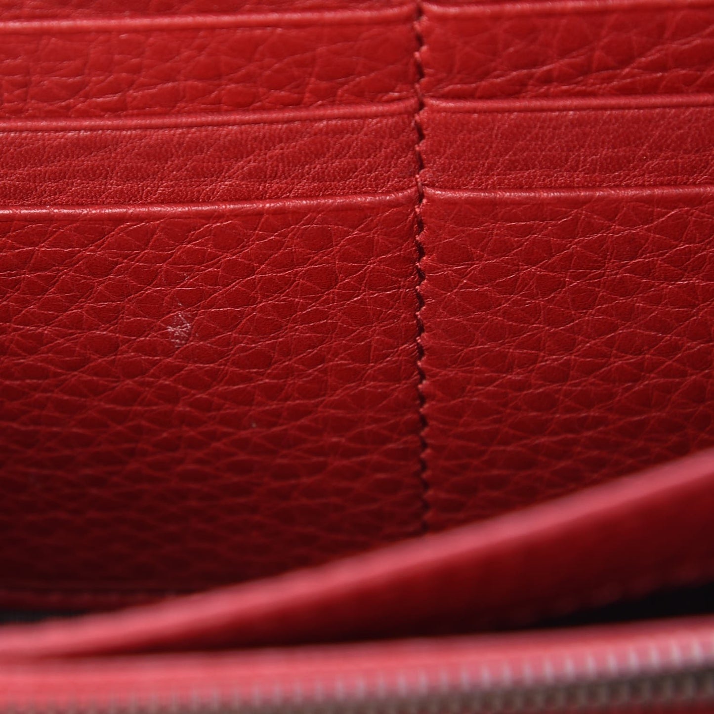 Calfskin GG Marmont Chain Wallet Vulcanic Red