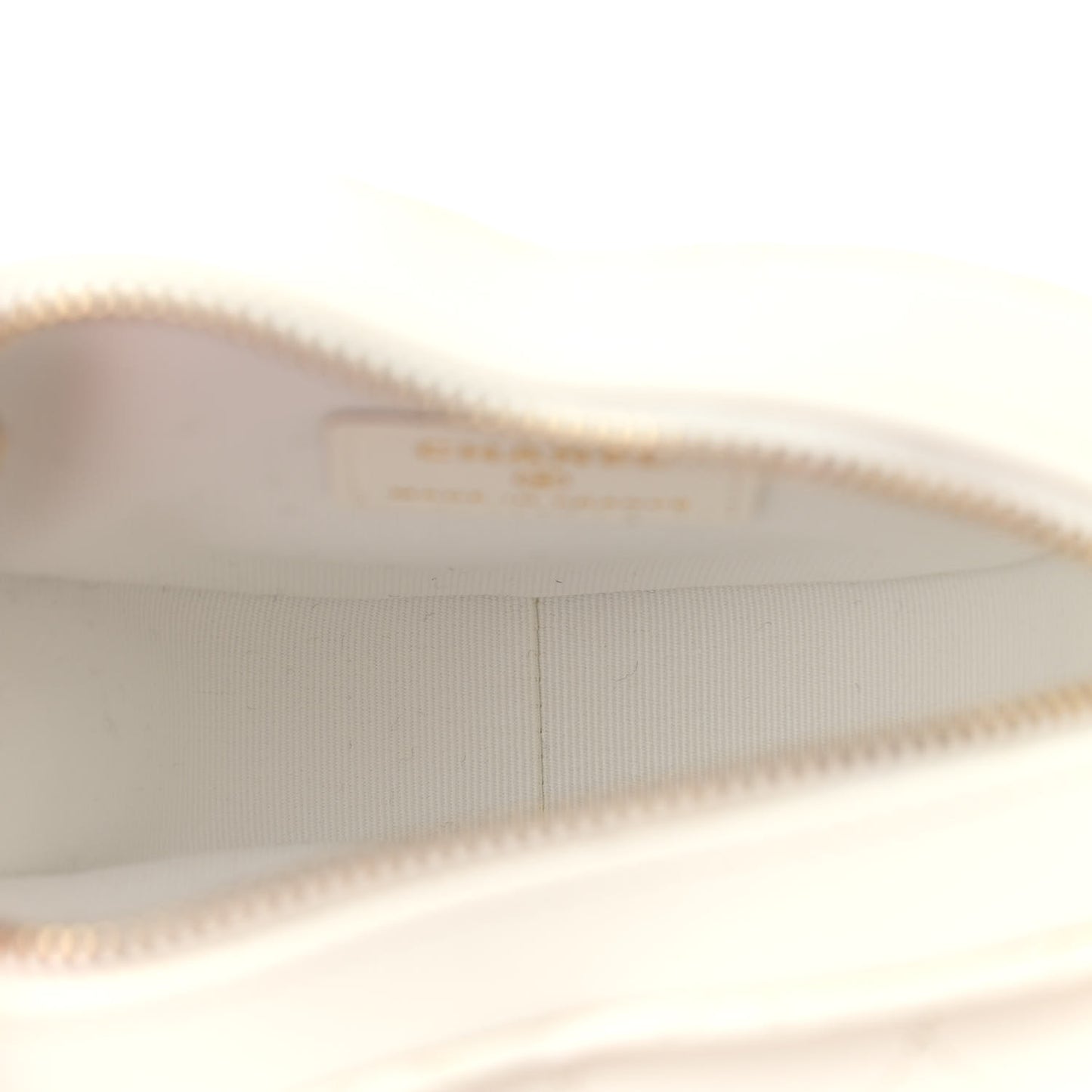 Lambskin Quilted CC In Love Heart Clutch With Chain White