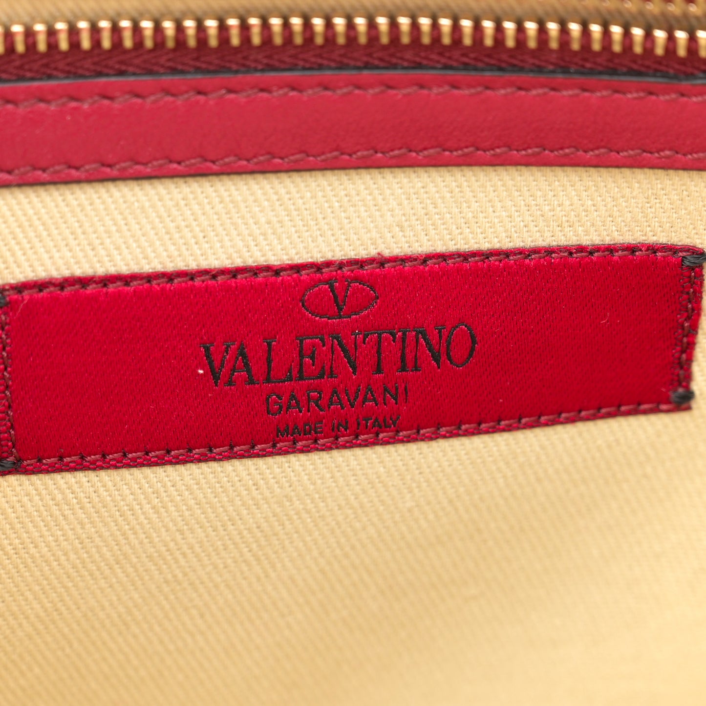 Vitello Medium Rockstud Flap Saddle Bag Scarlet