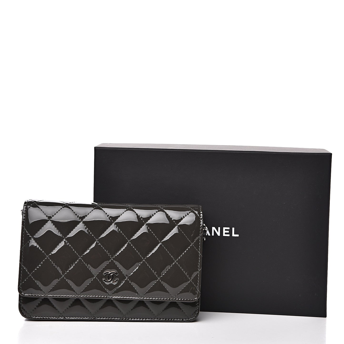 Patent Quilted Wallet On Chain WOC Black