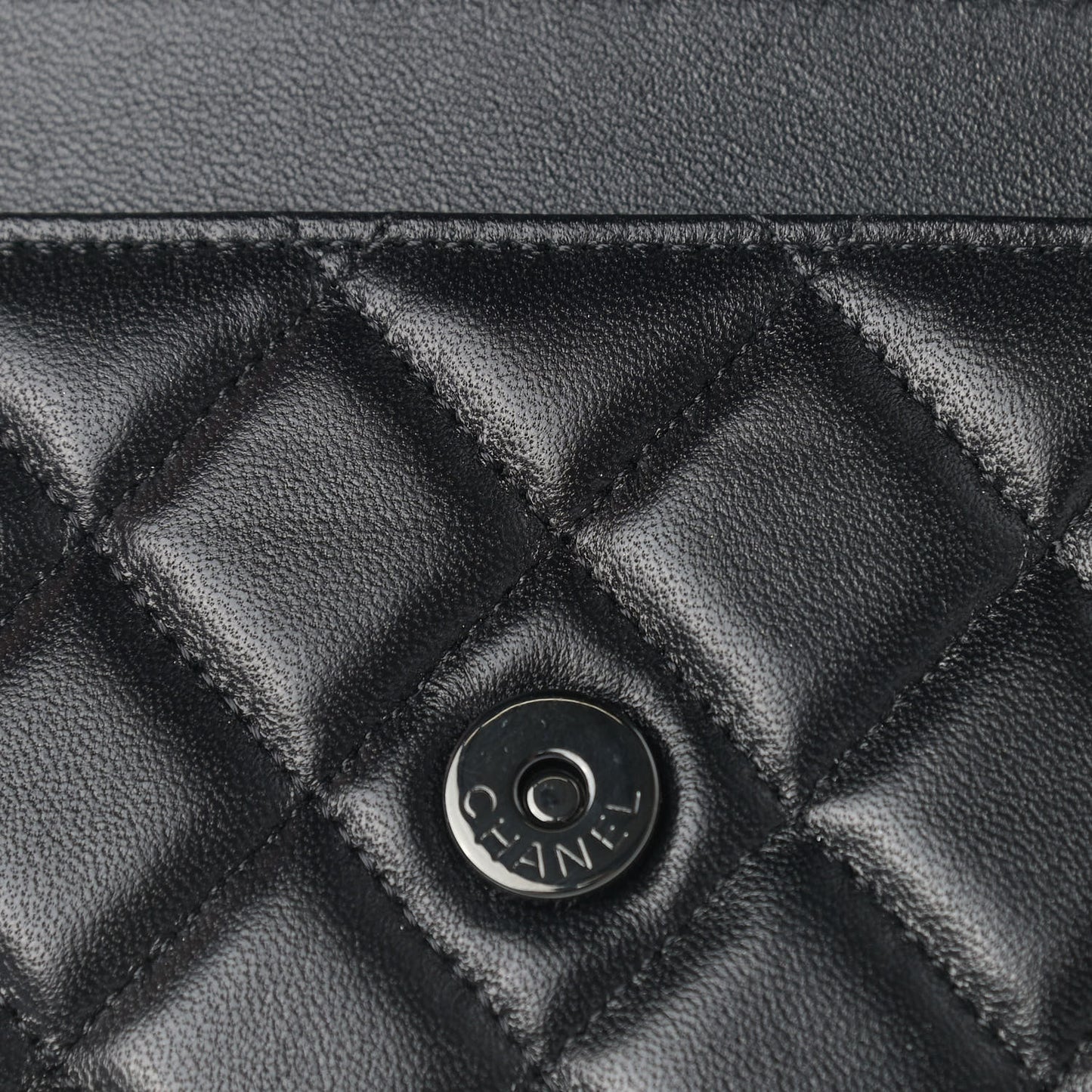 Lambskin Quilted Wallet On Chain WOC So Black