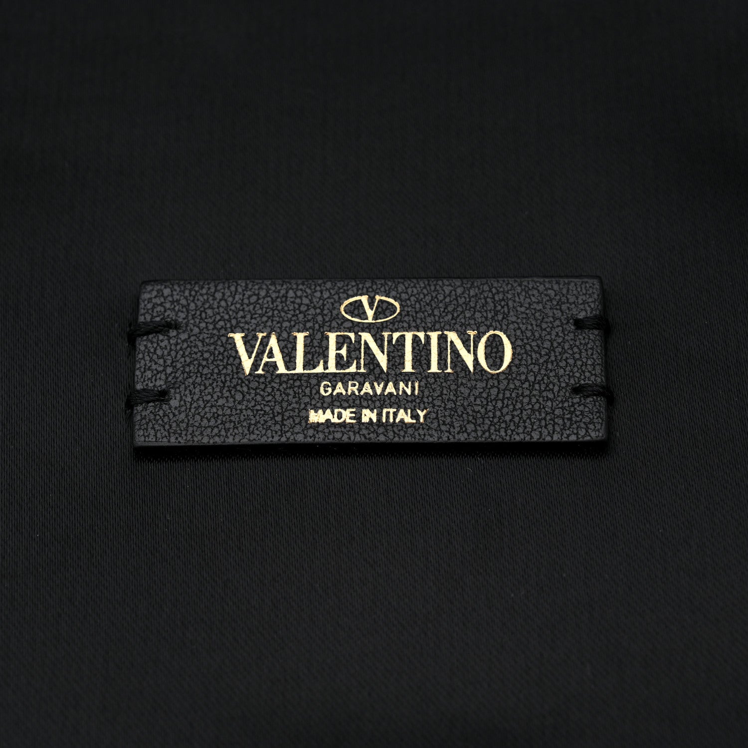 Valentino Garavani Grained Calfskin VLogo Signature Wash Bag Black 8 of 12