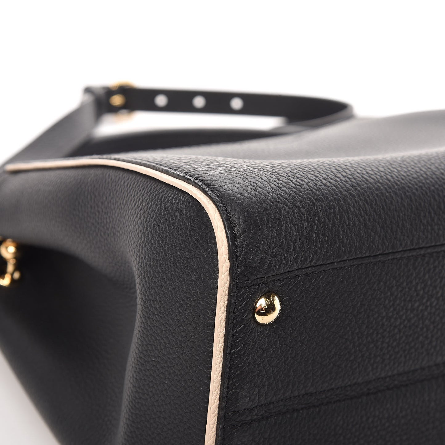 Monogram Double V Black