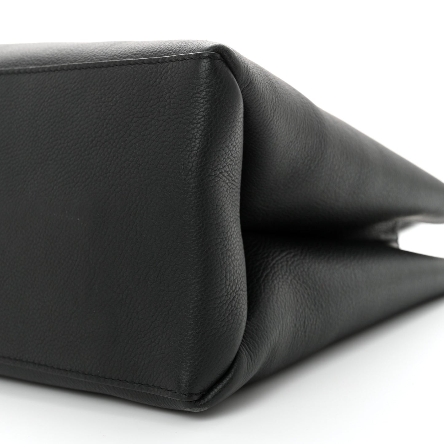 Grained Calfskin Lockme Shopper Black