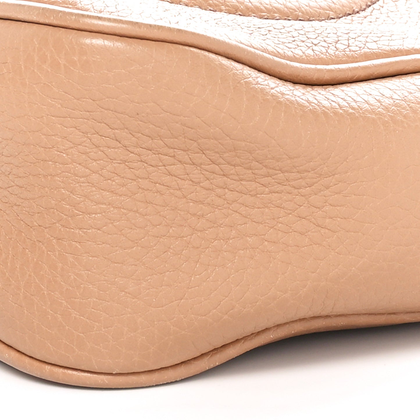 Pebbled Calfskin Small Soho Disco Bag Camelia
