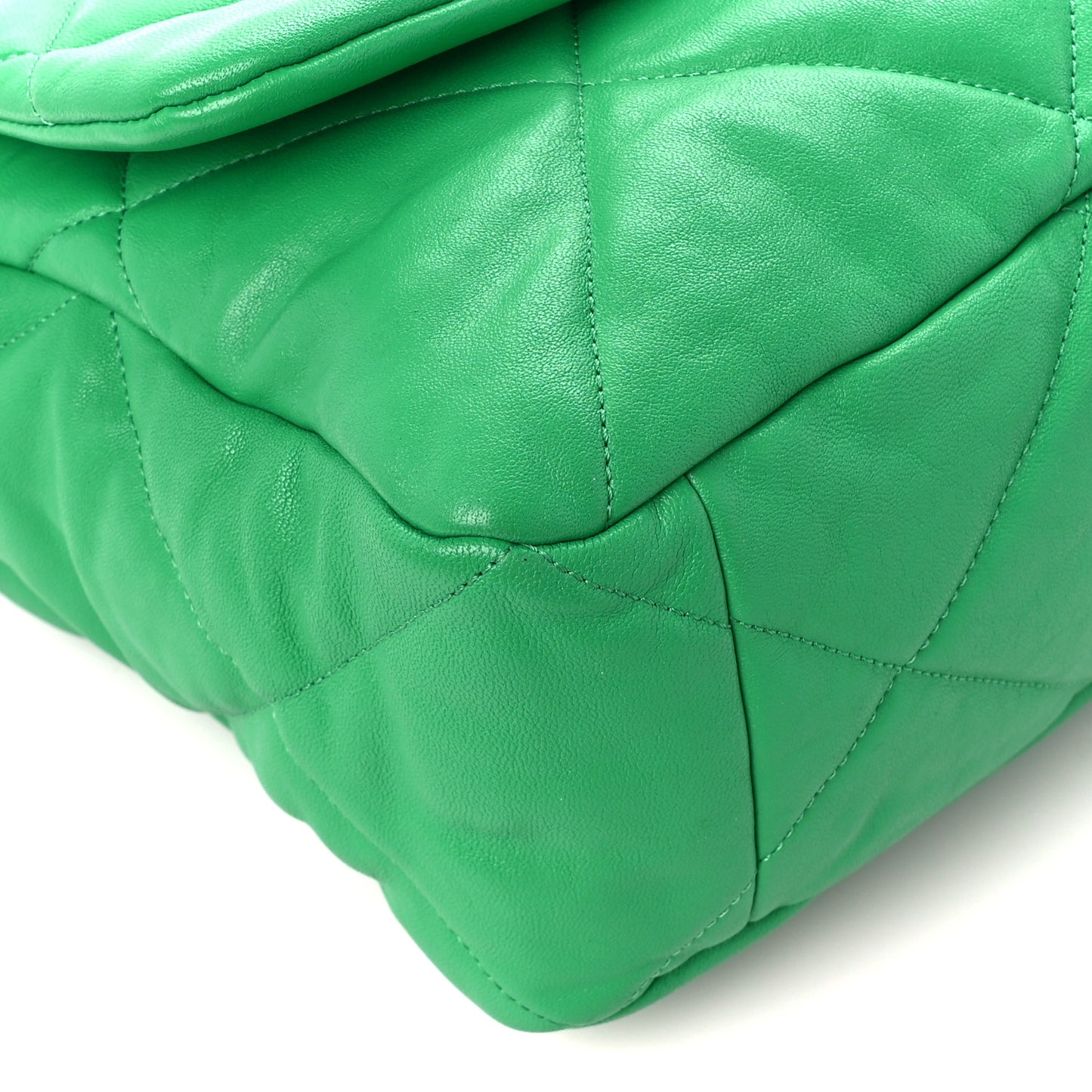 Lambskin Quilted Maxi Chanel 19 Flap Green