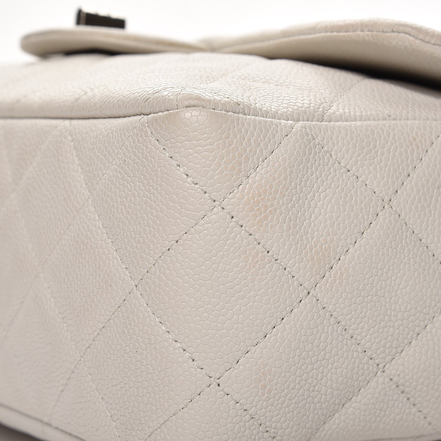 Chanel Caviar Quilted 2.55 Reissue 226 Flap White 11 of 20