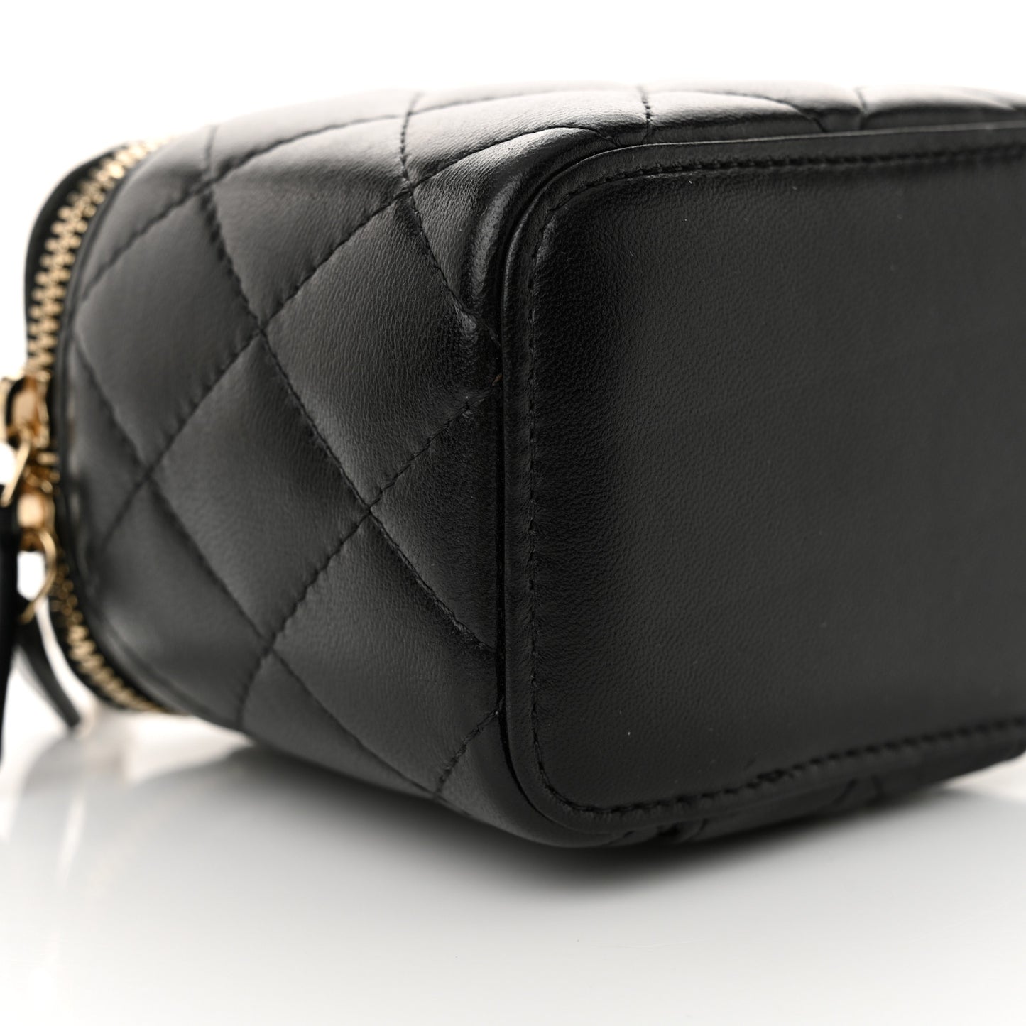 Lambskin Quilted Mini Pearl Crush Vanity Case With Chain Black