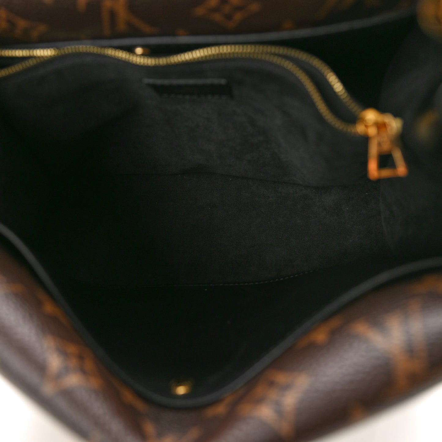Monogram Double V Black