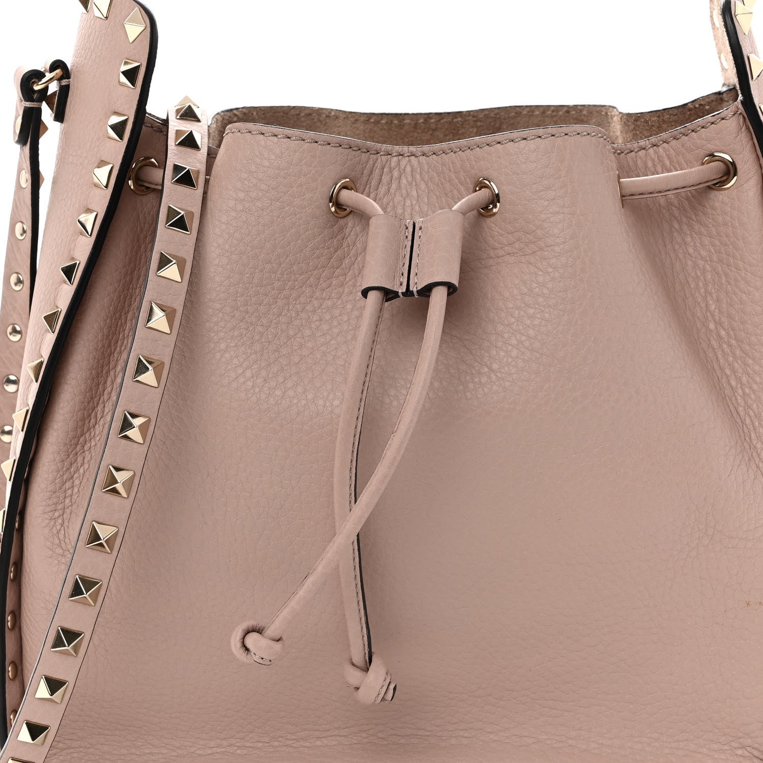 Valentino Garavani Grained Calfskin Rockstud Bucket Bag Poudre 7 of 9