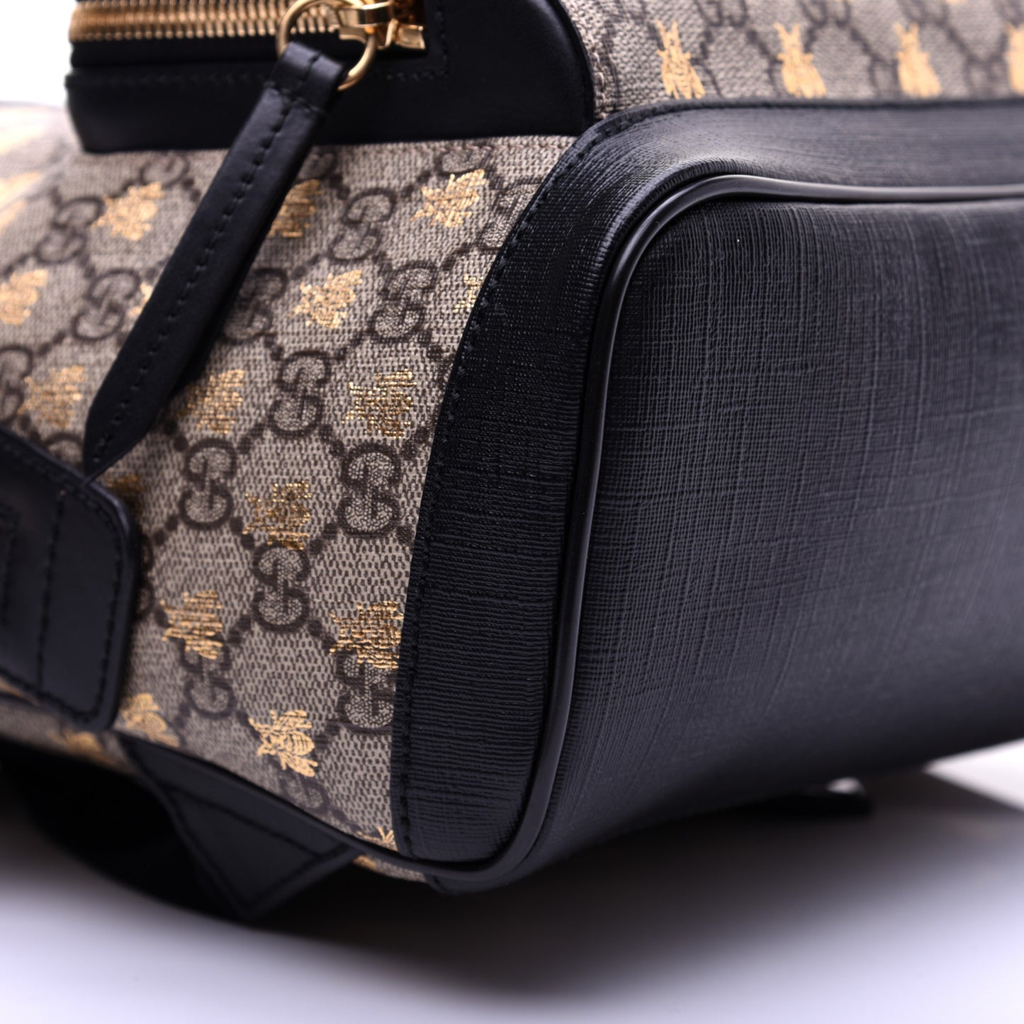 GG Supreme Monogram Bees Print Small Day Backpack Beige Oro Black