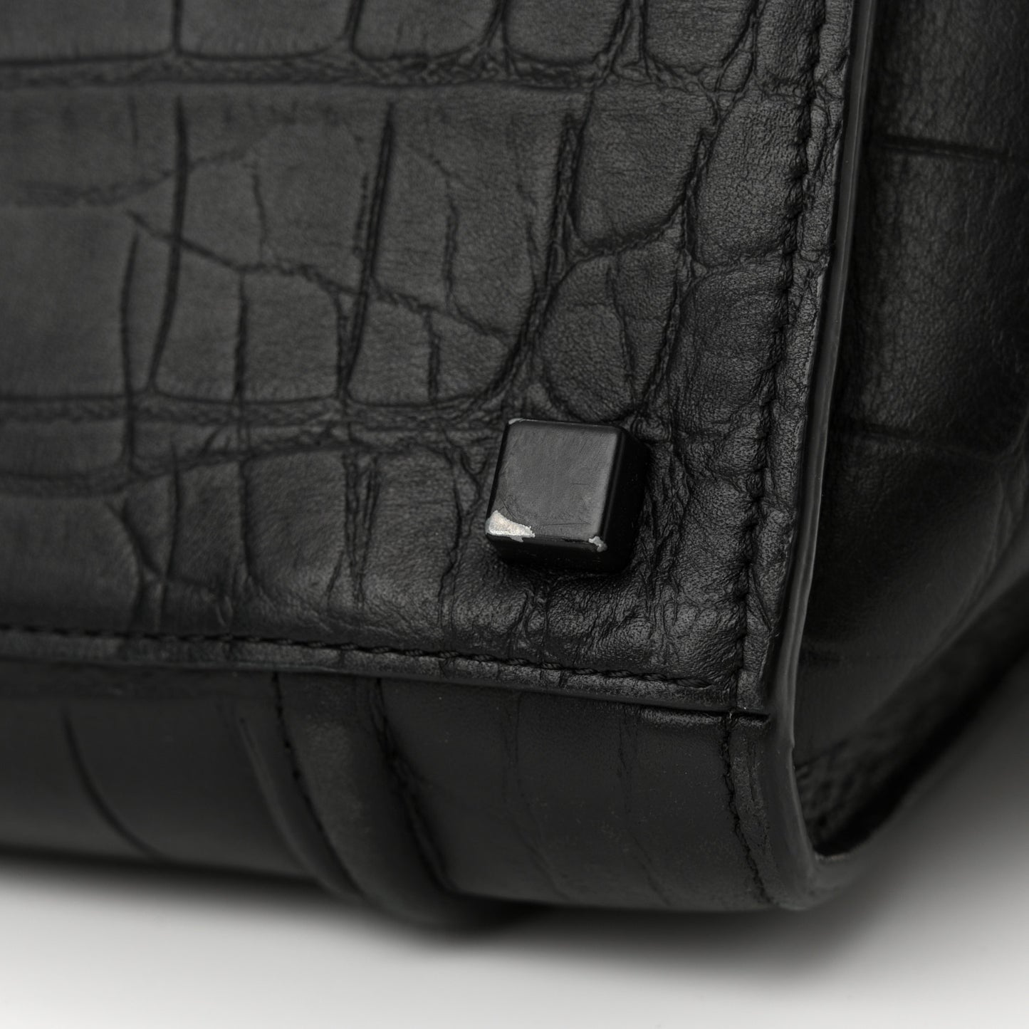 Crocodile Embossed Calfskin Medium Phantom Luggage Black