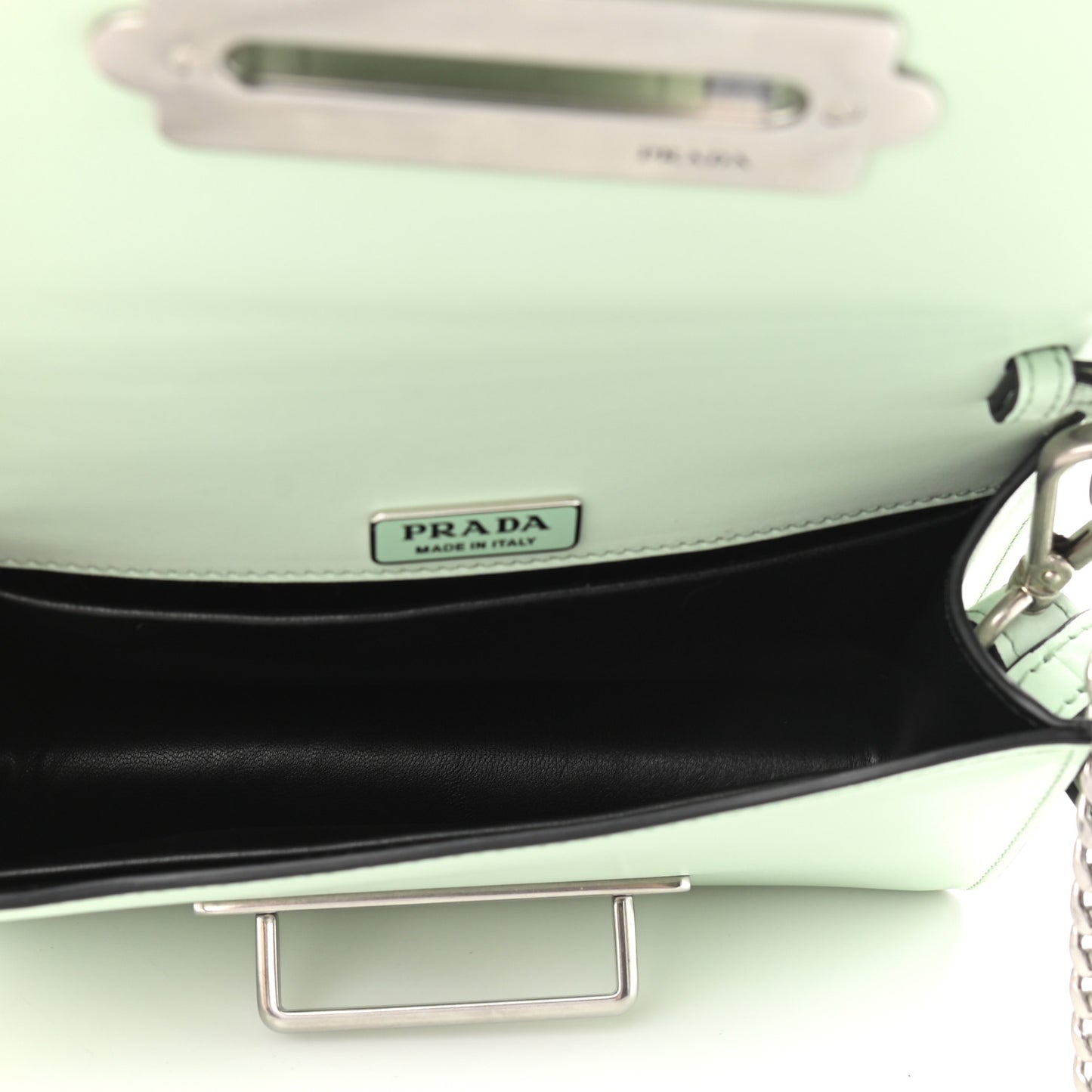 Spazzolato Soft Calf Cahier Chain Wristlet Acqua