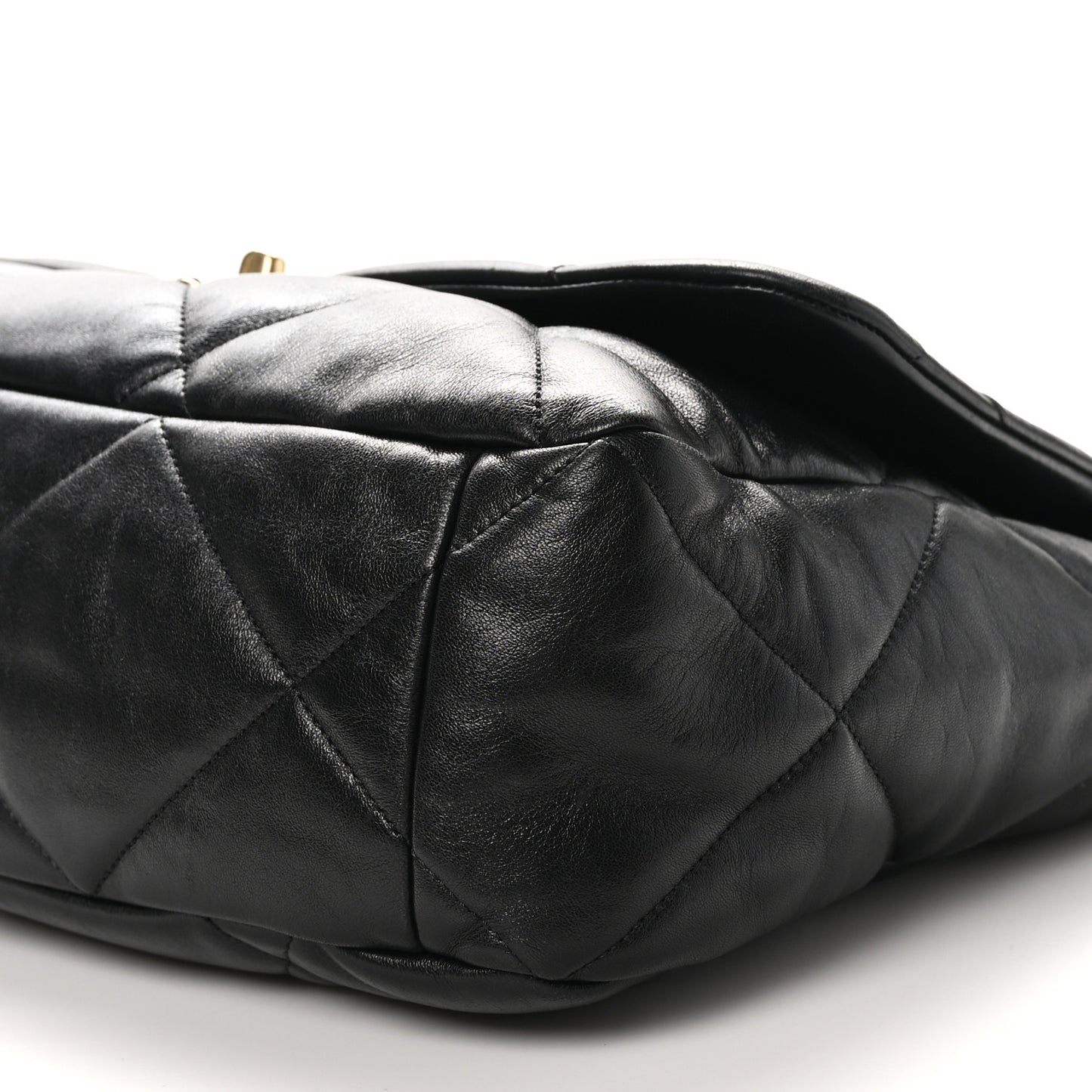 Lambskin Quilted Maxi Chanel 19 Flap Black