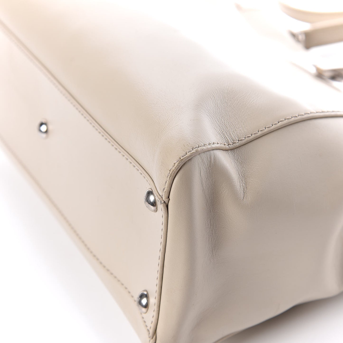Vitello Morgan Shiny Nappa Medium Peekaboo Iconic Satchel Latte Azalea