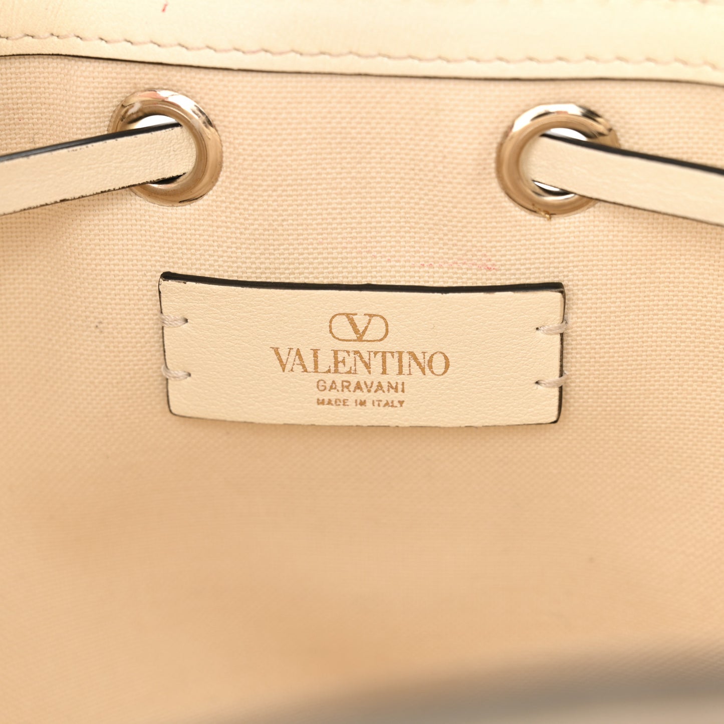 Metallic Boucle Raffia Calfskin Rockstud Drawstring Bucket Bag Ivory Gold