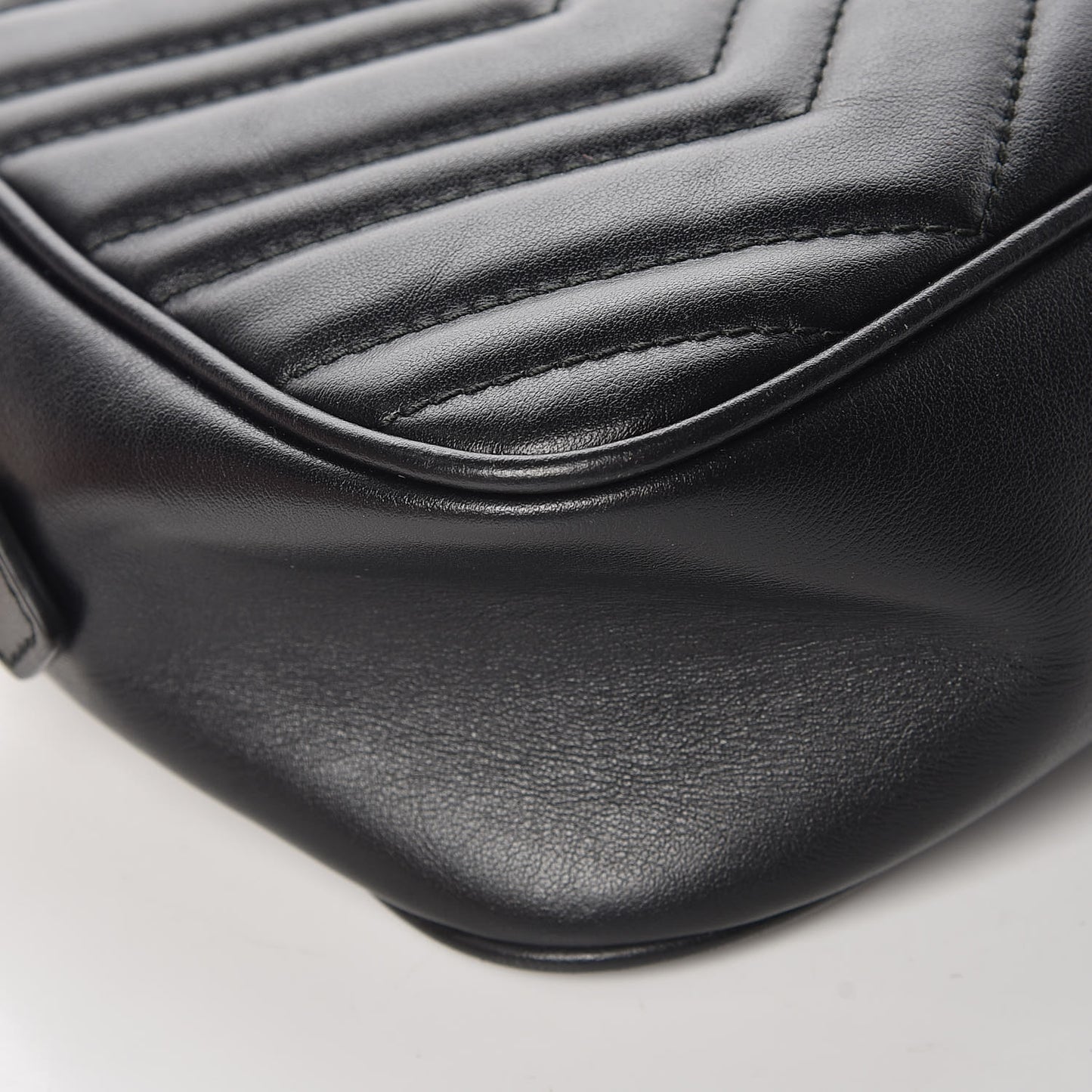 Calfskin Matelasse Small GG Marmont Chain Shoulder Bag Black