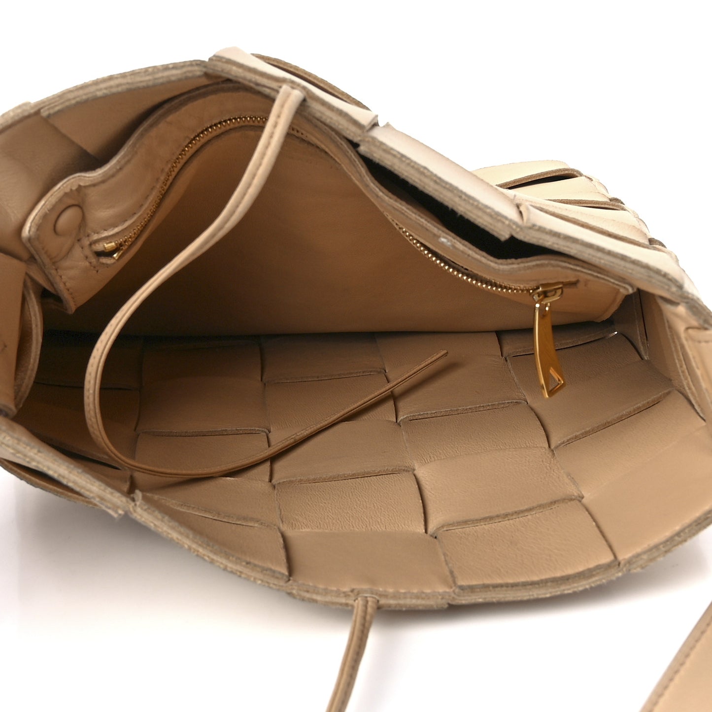 Lambskin Maxi Intrecciato Cassette Messenger Almond