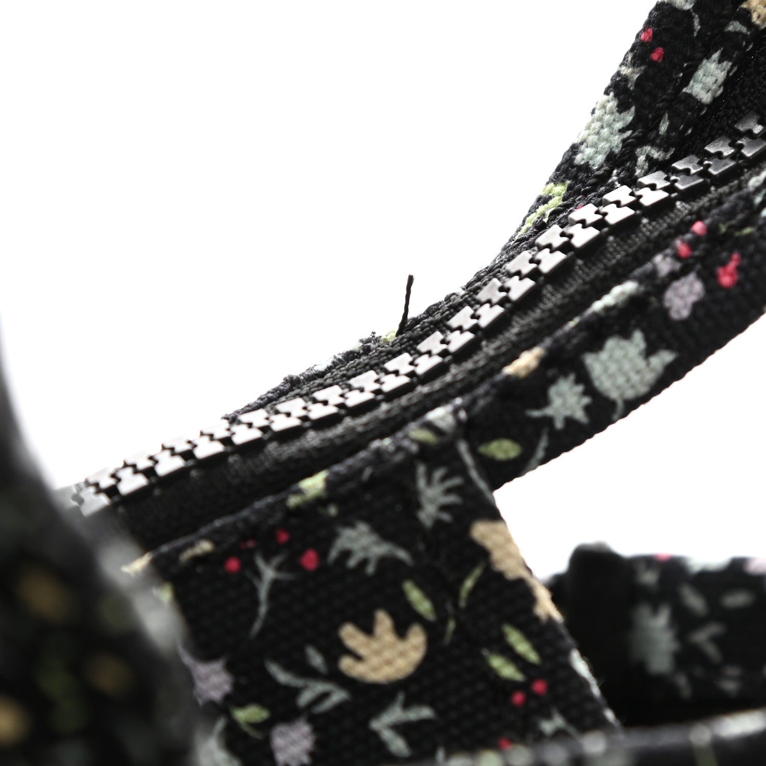 Marc Jacobs Cotton Canvas Floral Print Medium The Traveler Tote Bag Black 9 of 9