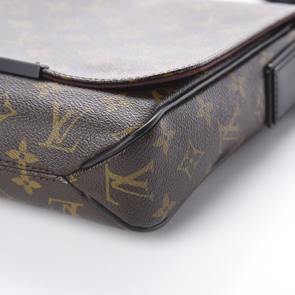 Louis Vuitton Monogram Macassar District PM 6 of 7
