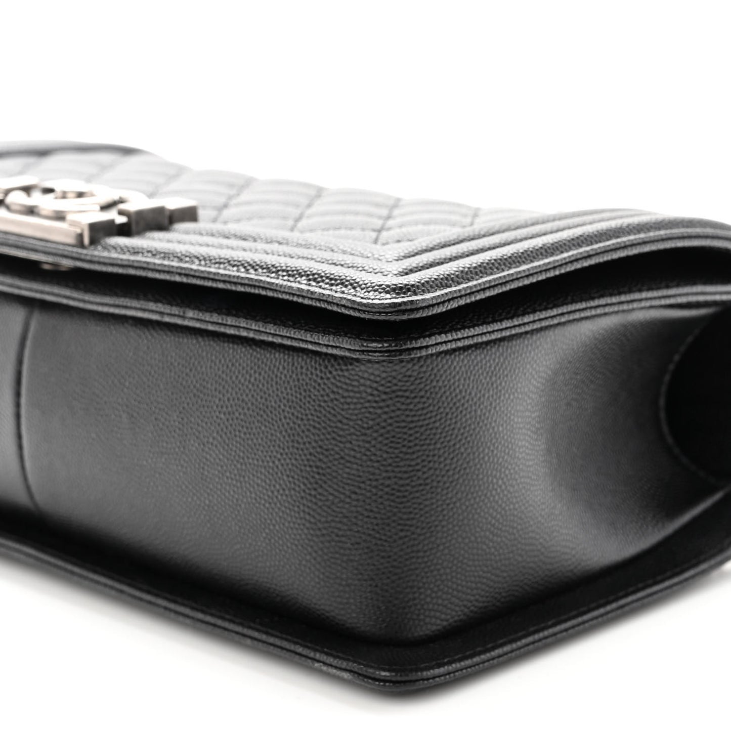 Caviar Quilted Medium Boy Flap Black