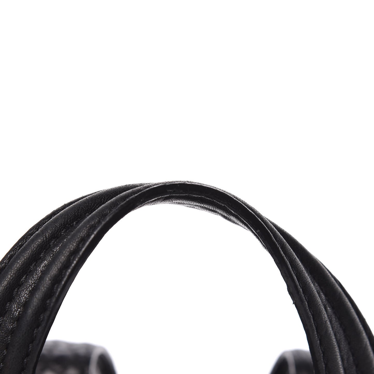 Pebbled Sheepskin Medium Nightingale Black