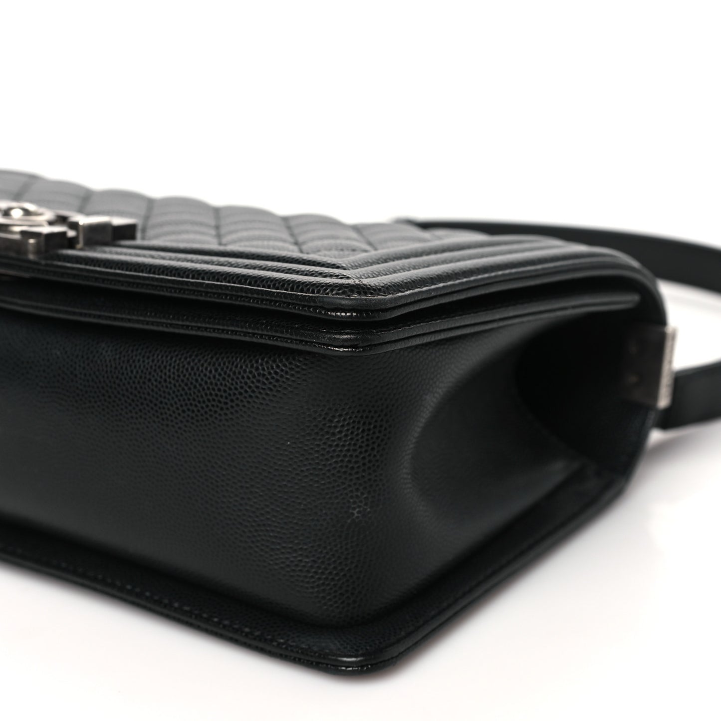 Caviar Quilted Medium Boy Flap Black