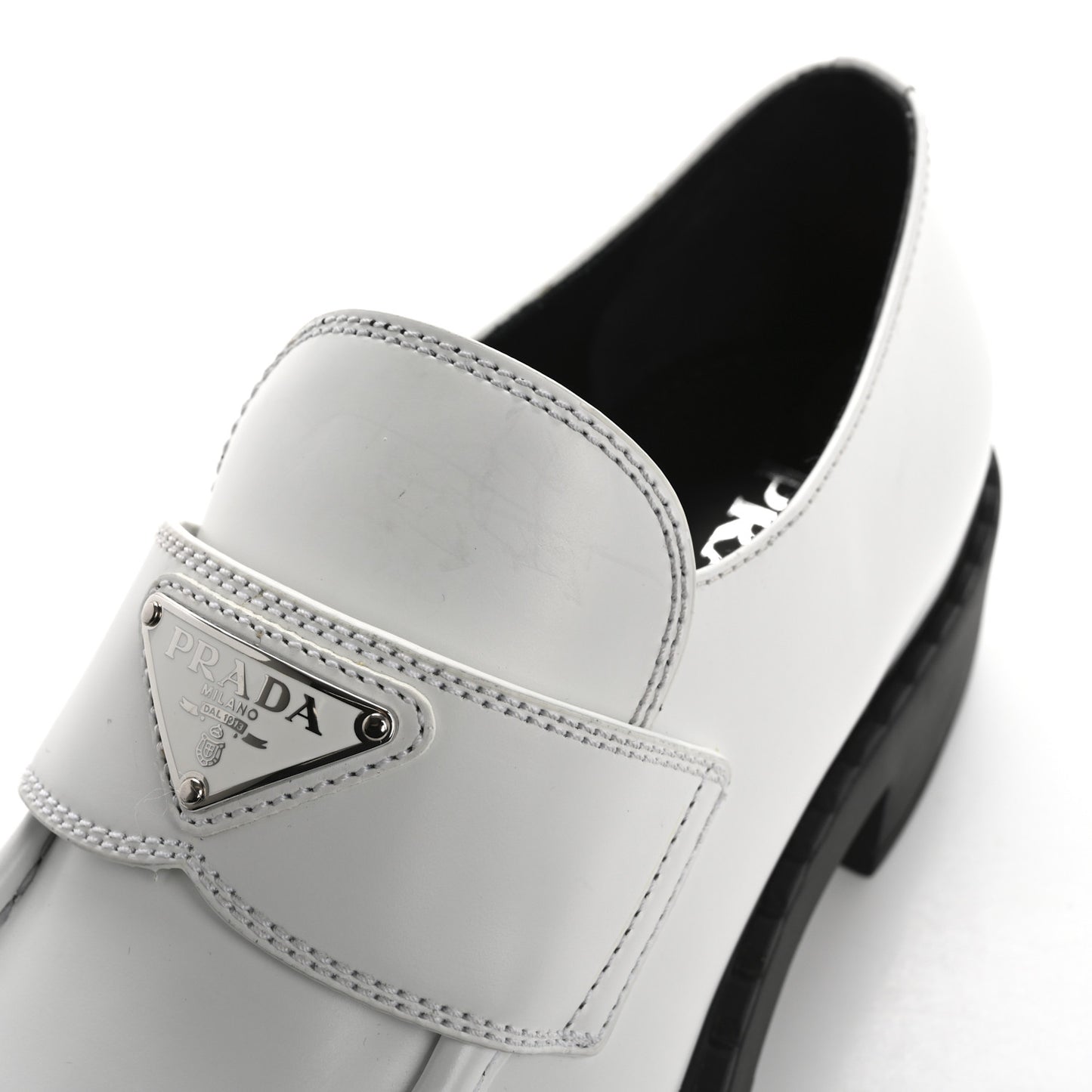 Spazzolato Metal Triangle Logo 50mm Loafers 40.5 White Black