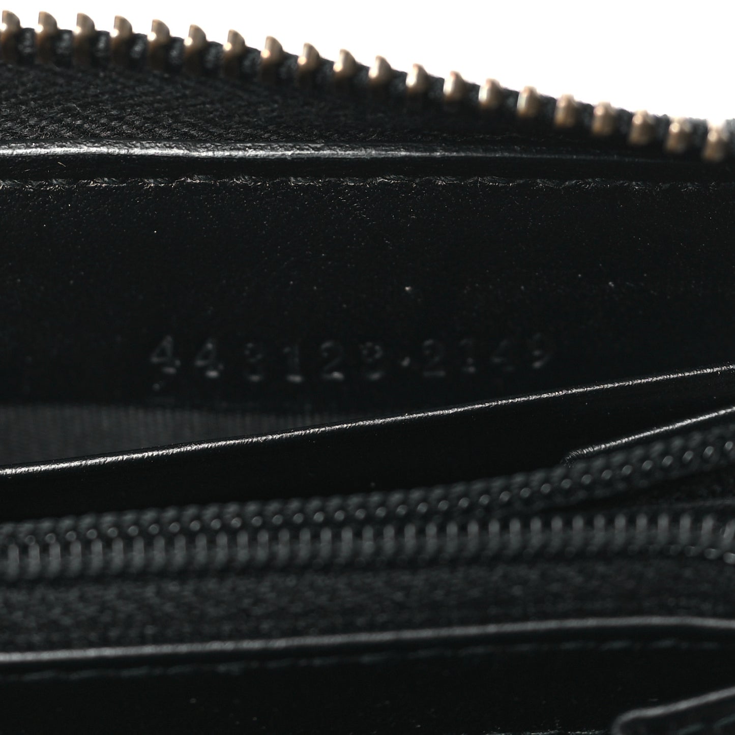 Calfskin Matelasse GG Marmont Zip Around Wallet Black