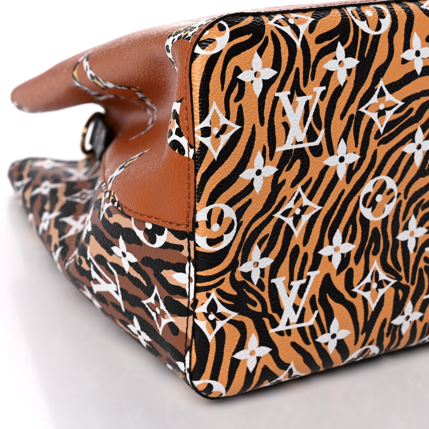 Louis Vuitton Monogram Giant Jungle NéoNoé Caramel 7 of 8