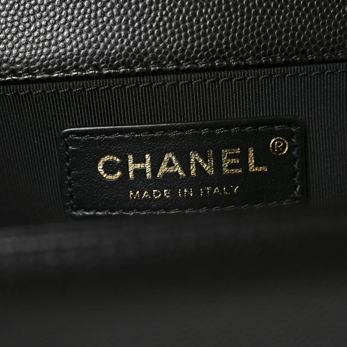Caviar Quilted Medium Boy Flap Black