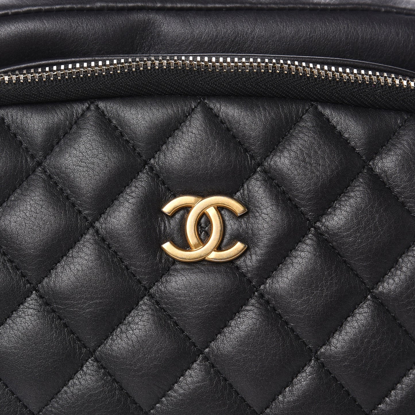 Calfskin Quilted Day Trips Camera Case Black