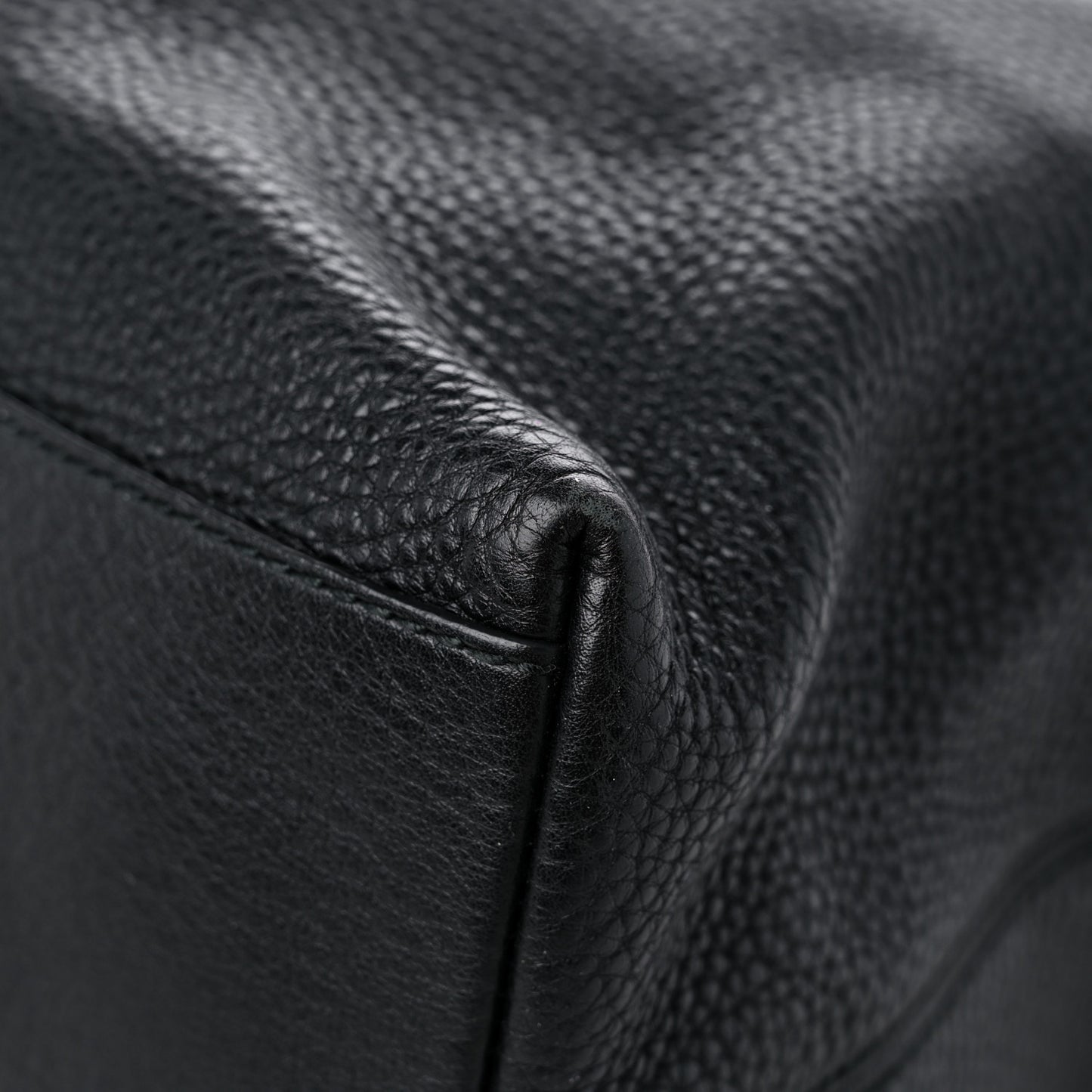 Pebbled Calfskin Medium Soho Chain Shoulder Bag Black