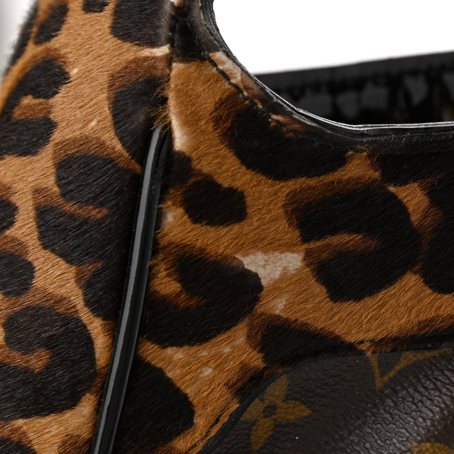 Louis Vuitton Monogram Leopard Polly 8 of 12