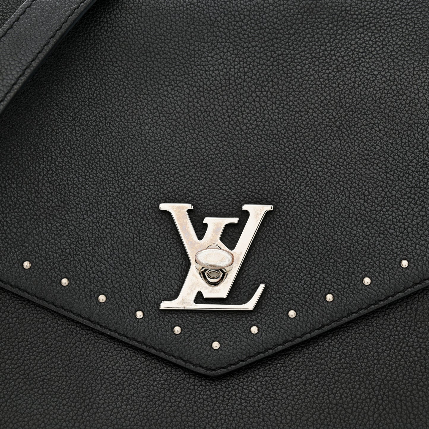 Soft Calfskin My Lockme Studs Black