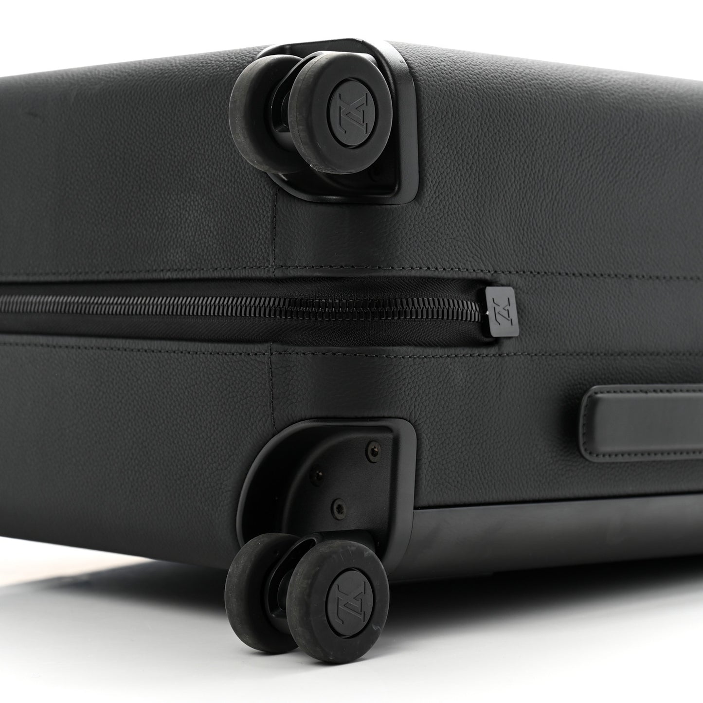 Cowhide Aerogram Horizon 55 Black