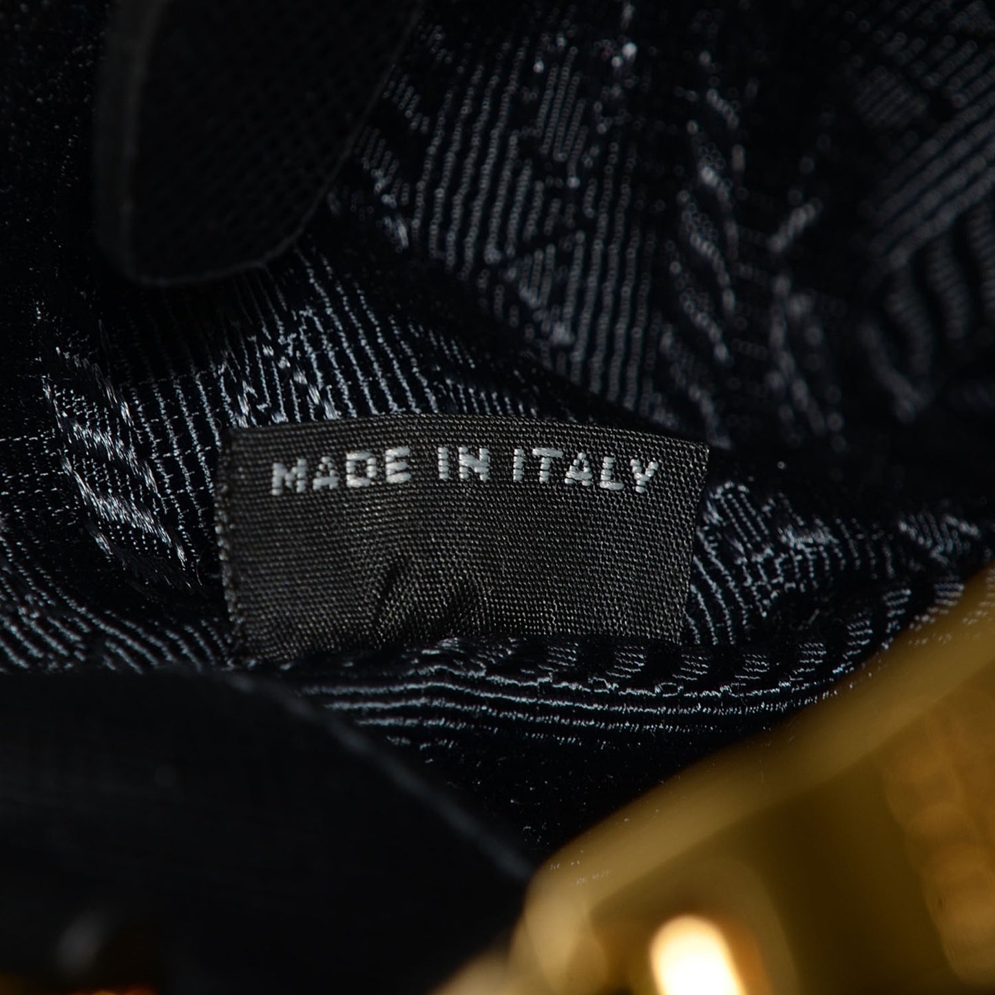 Saffiano Lux Medium Tote Nero Black