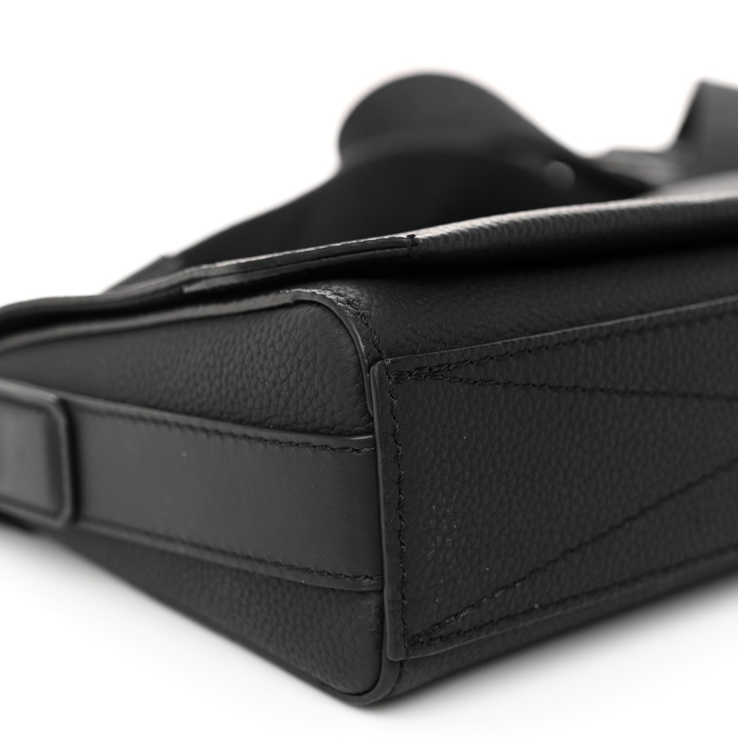Louis Vuitton Calfskin Aerogram Takeoff Messenger PM Black 8 of 9