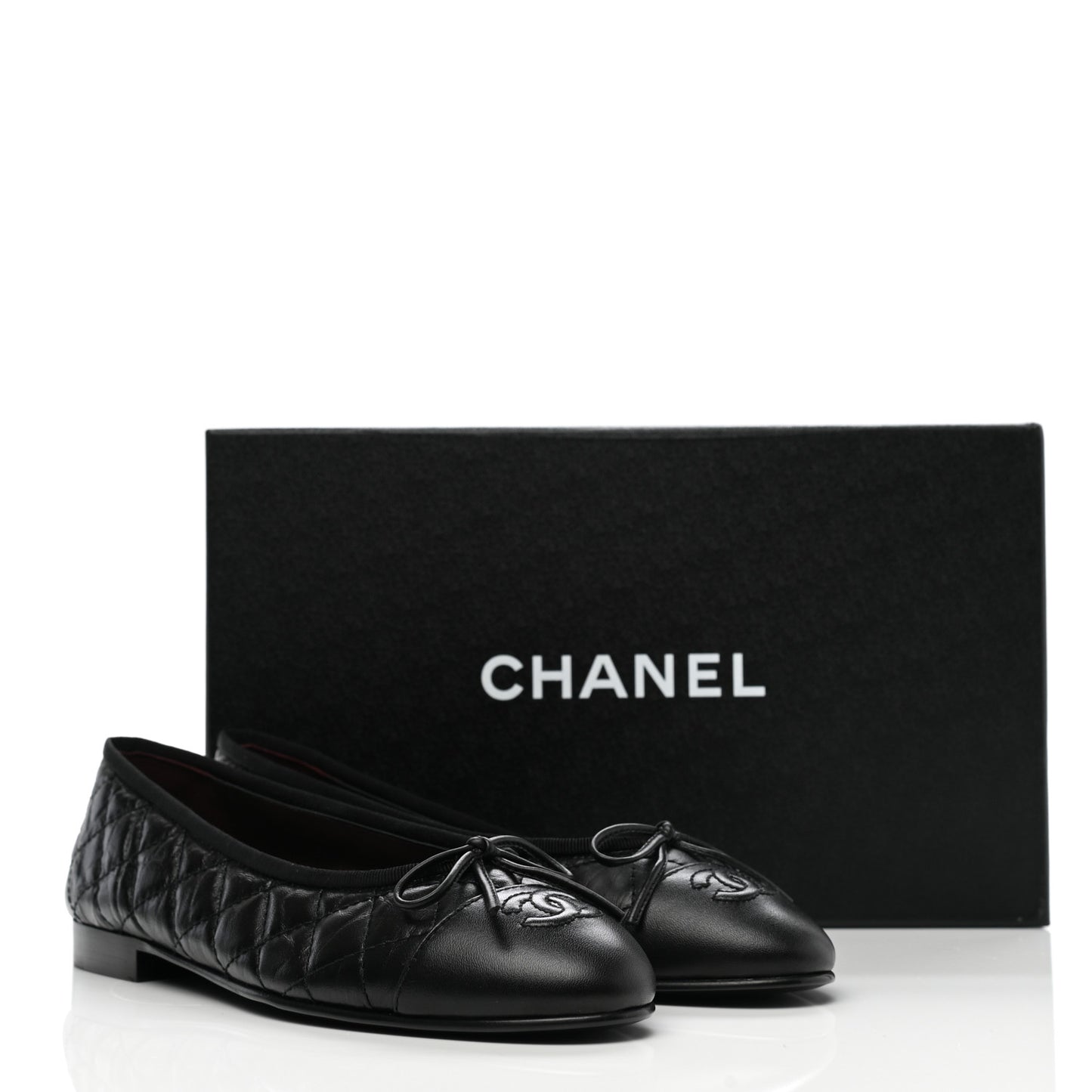 Aged Calfskin Quilted CC Cap Toe Ballerina Flats 38 Black