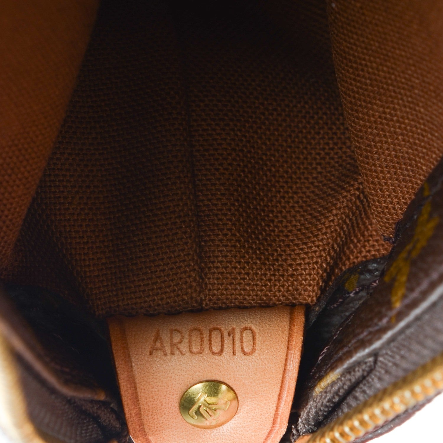 Louis Vuitton Monogram Cabas Mezzo 8 of 8