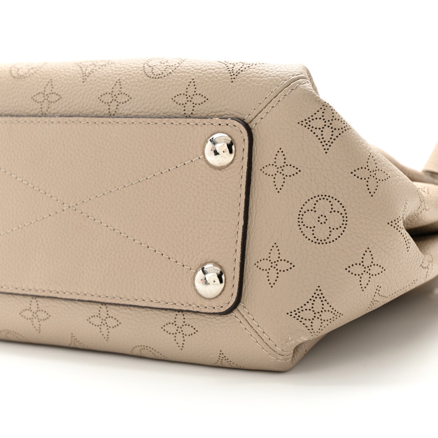 Louis Vuitton Mahina Babylone Chain BB Galet 9 of 9