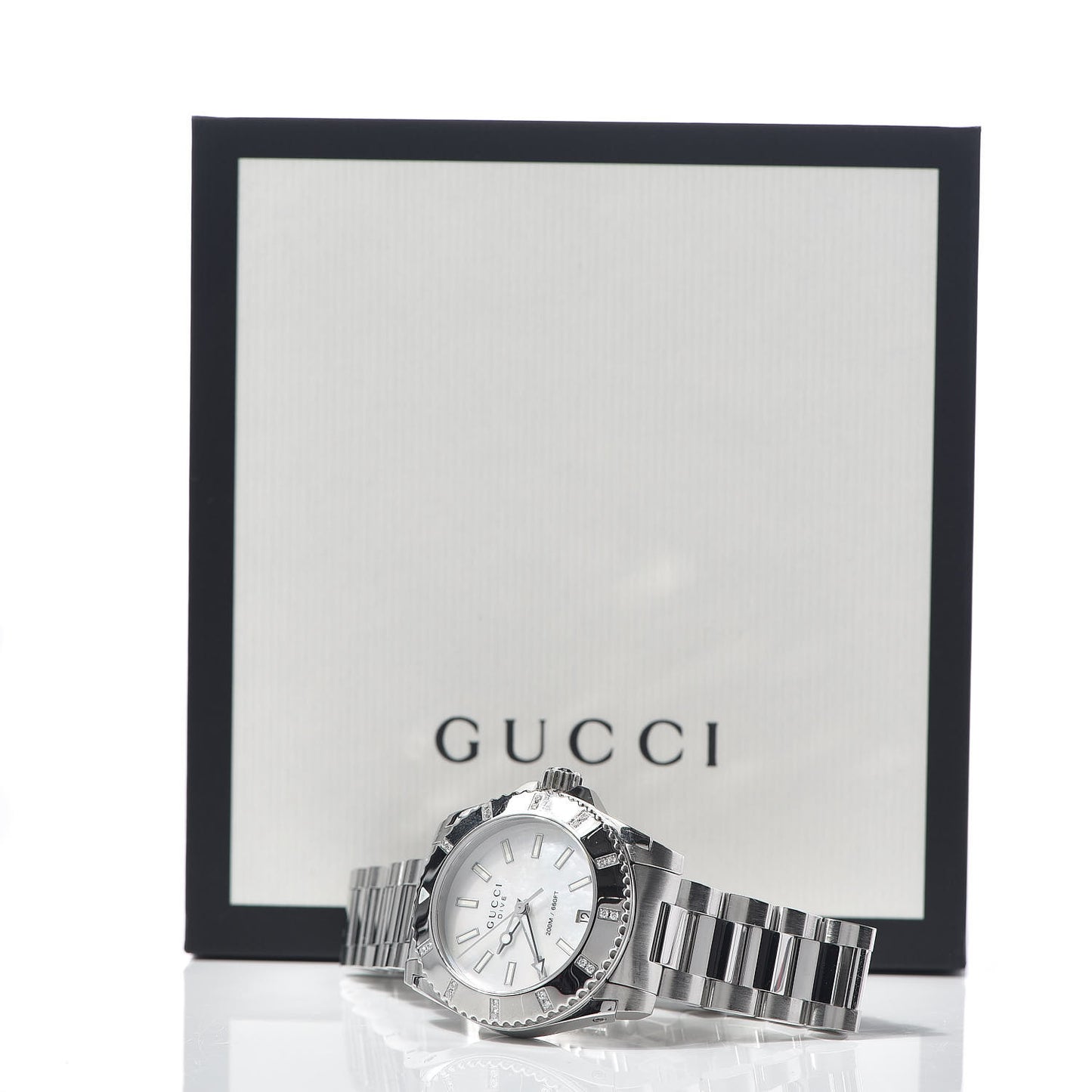 Stainless Steel Diamond Mother of Pearl 32mm Dive Quartz Watch