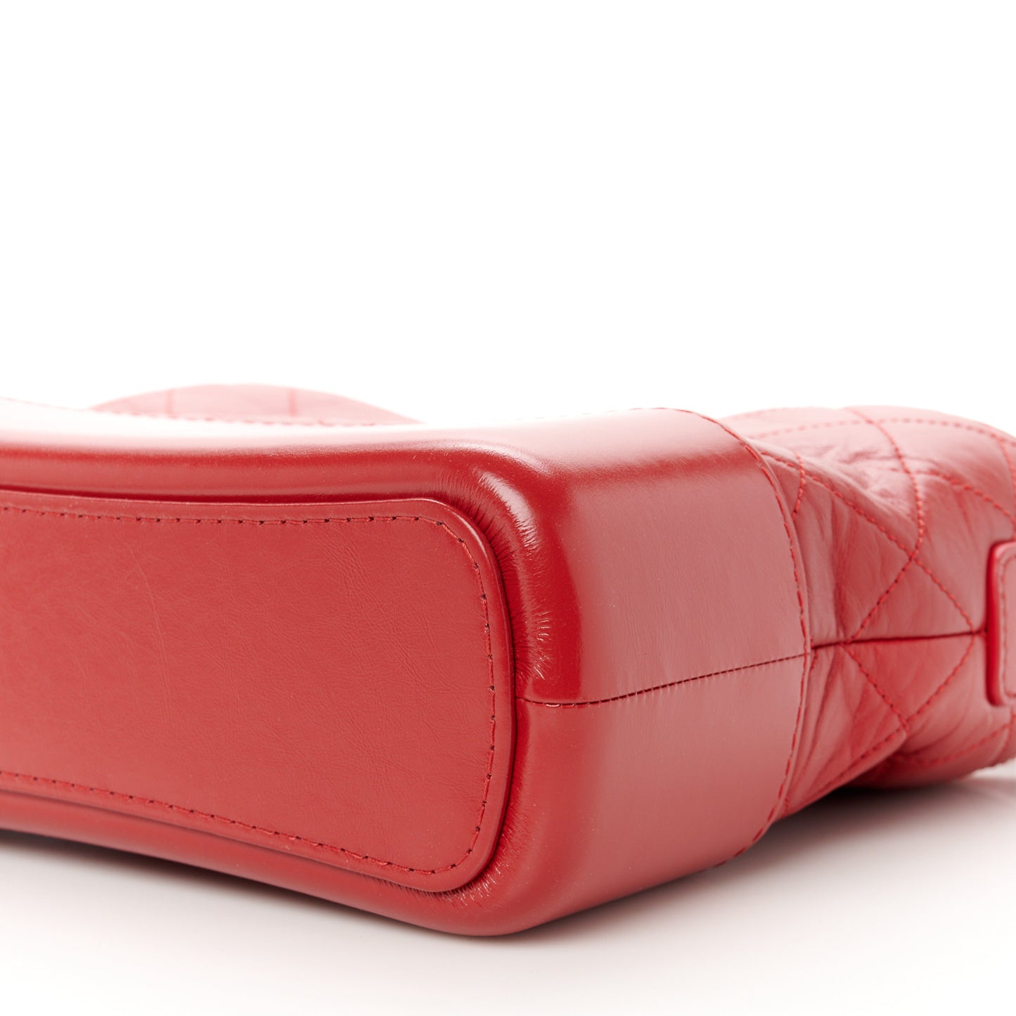 Aged Calfskin Quilted Medium Gabrielle Logo Hobo Red