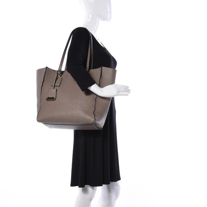 Burberry Heritage Grain Medium Woodbury Tote Pale Taupe 2 of 10