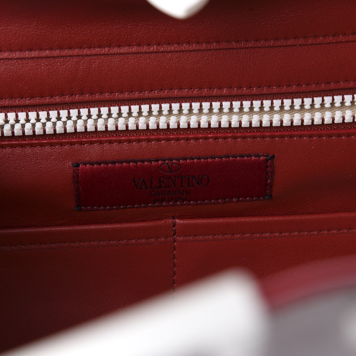 Vitello Colorblock Free Rockstud Tote Rosso Valentino White