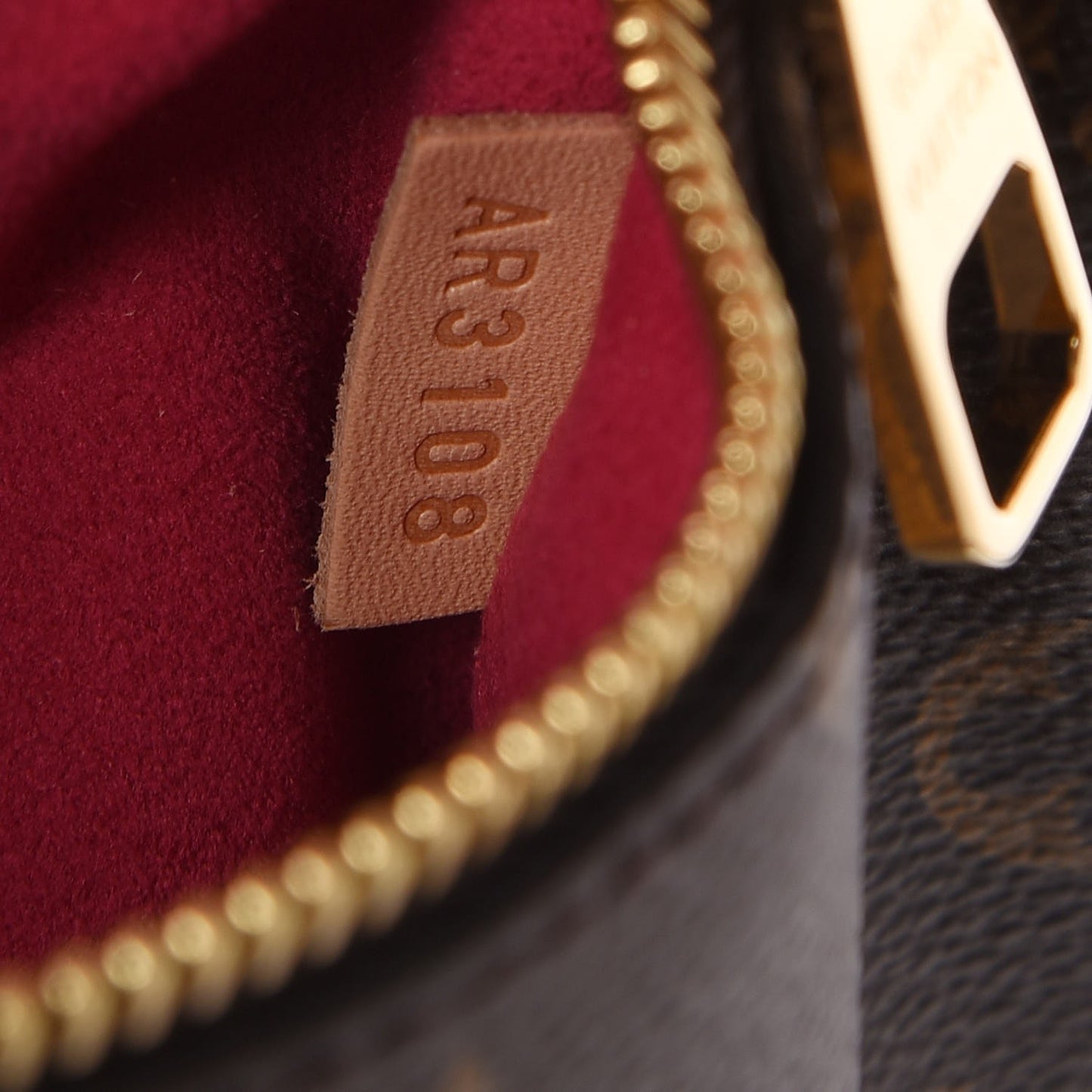 Monogram Patches Pochette Metis