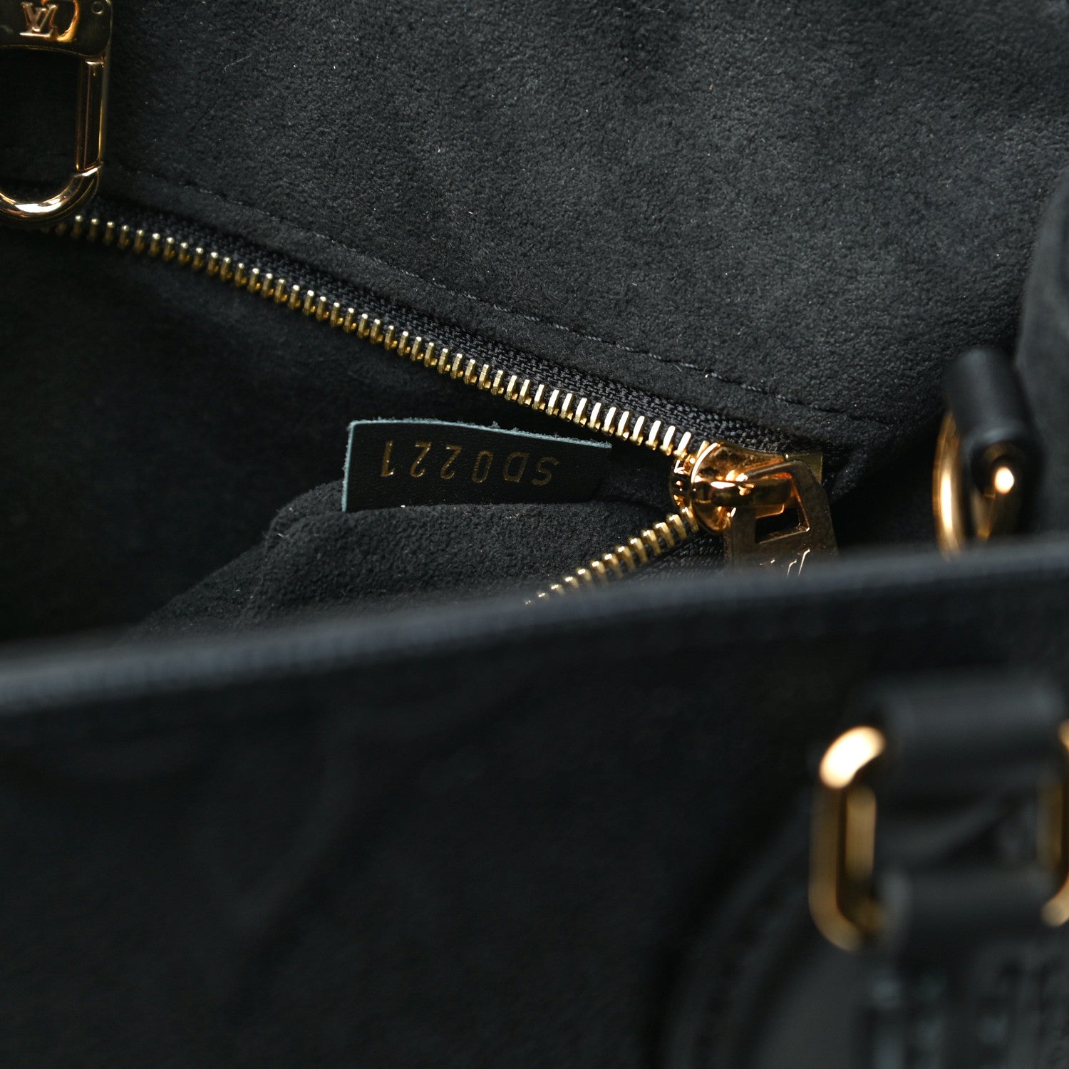 Louis Vuitton Empreinte Monogram Giant Onthego PM Black 7 of 11