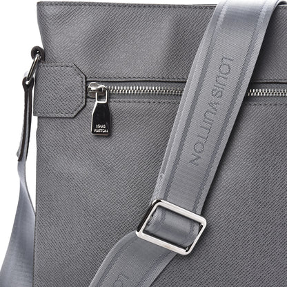 Louis Vuitton Taiga Sasha Messenger Glacier 11 of 11