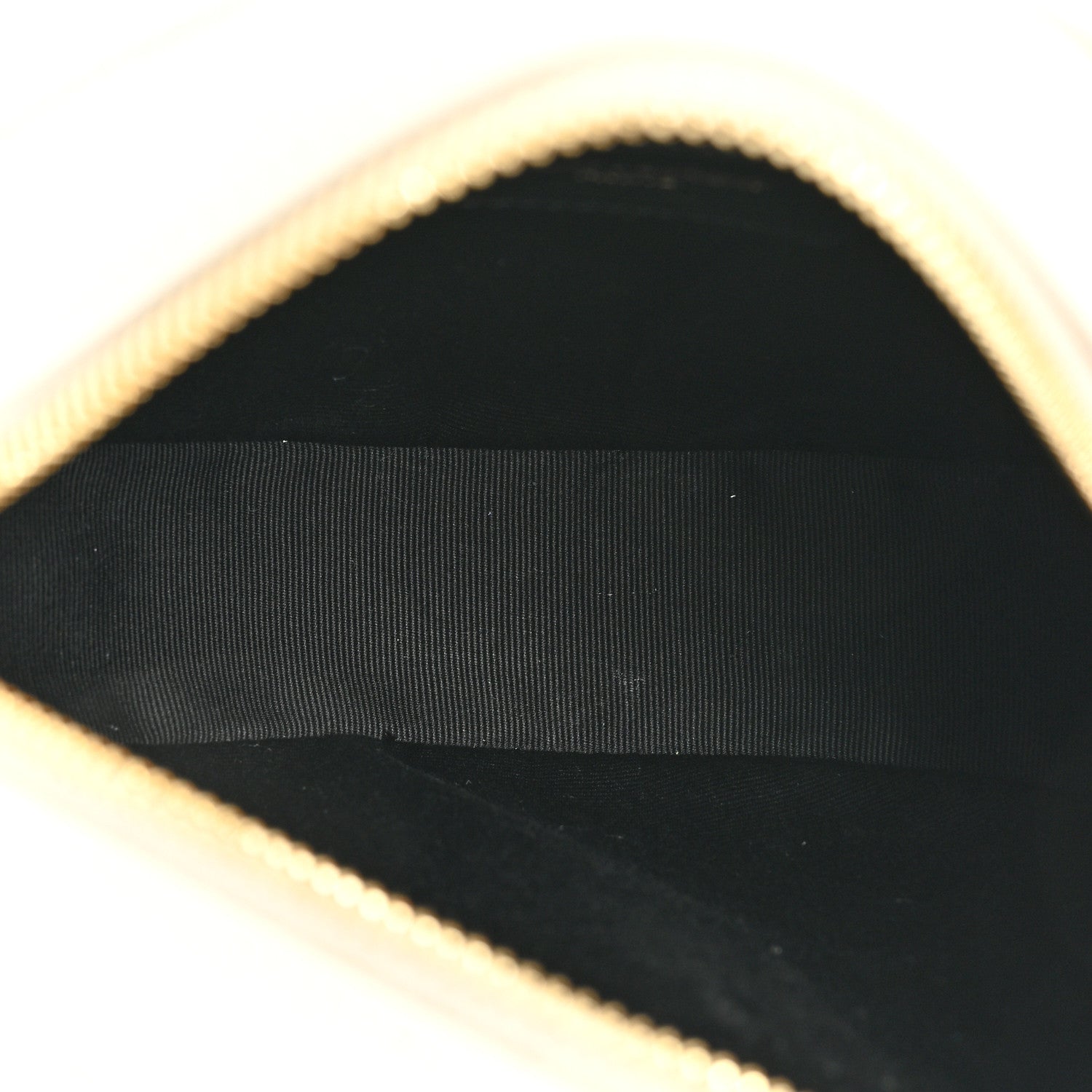 Saint Laurent Grain De Poudre Matelasse Chevron Quilted Round Vinyle Camera Bag Crema Soft 5 of 11